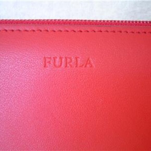 AUTHENTIC FURLA RED LEATHER MEDIUM WALLET EUC - Picture 5 of 14